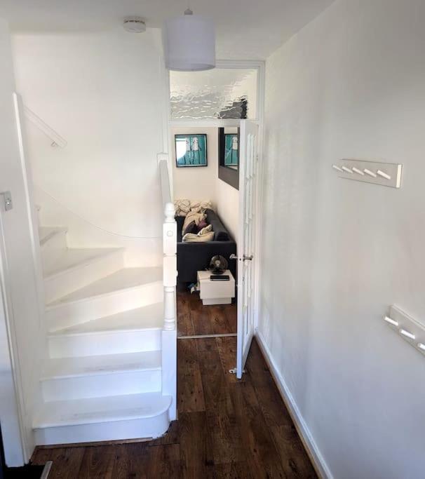 Charming 2-Bed Garden Flat Apartamento Londres Exterior foto