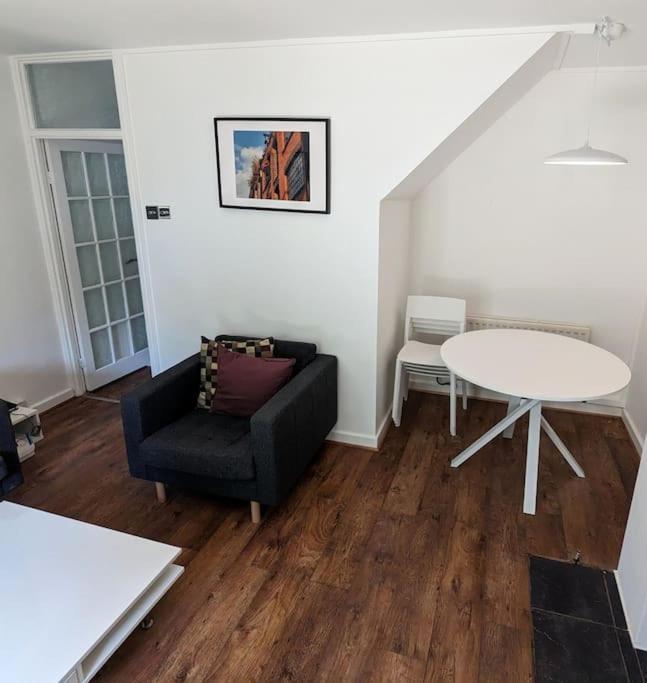 Charming 2-Bed Garden Flat Apartamento Londres Exterior foto