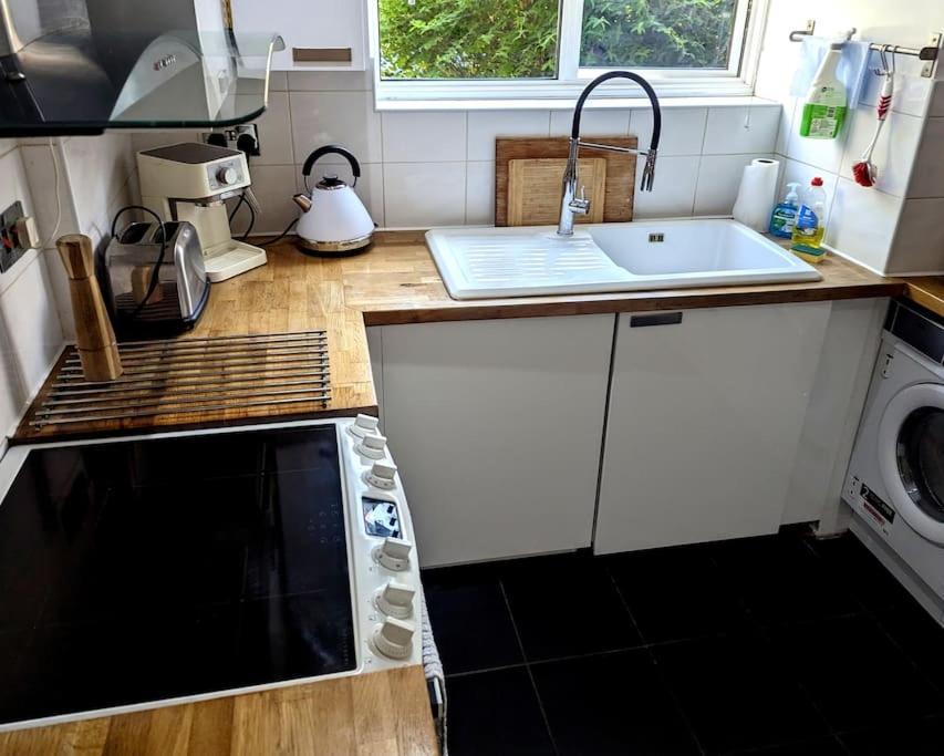 Charming 2-Bed Garden Flat Apartamento Londres Exterior foto