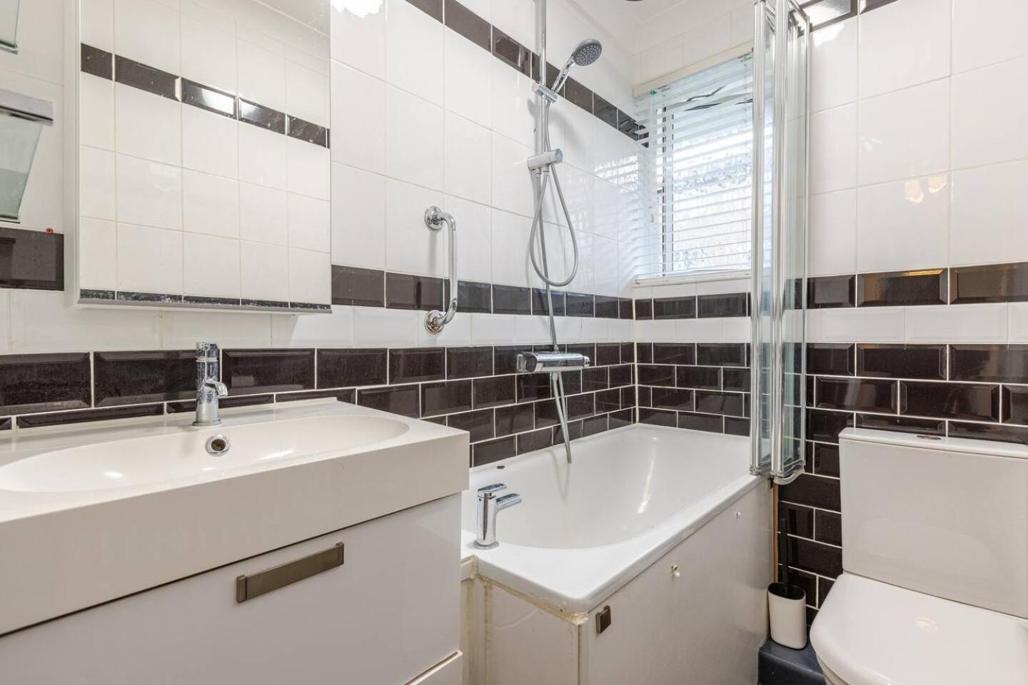Charming 2-Bed Garden Flat Apartamento Londres Exterior foto